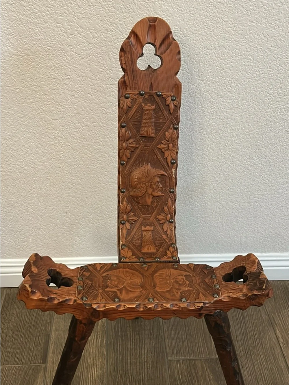 Spanish / Italian VTG Style Solid  Wood /Leather Ornate Tripod Birthing Chair
